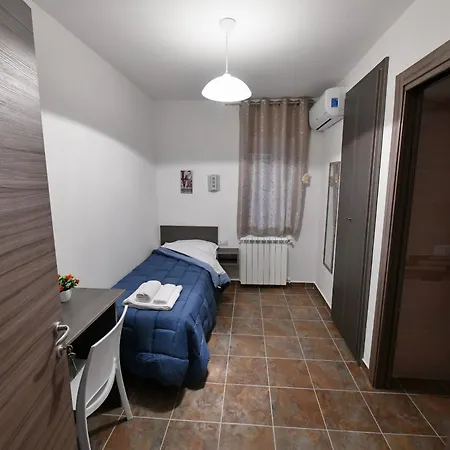 Di Gabriele Filomena B&B 크로토네